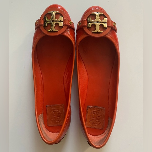 Tory Burch Aaden Ballet-Tumbled Patent
Grain in Orange 🍊 - Picture 3 of 7